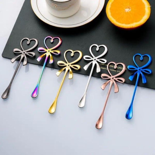 Cuillères 1pcs 3D Bow Noeud Coeur en forme de mini cuillère à café thé dessert suspendu or argent couverts en acier inoxydable
