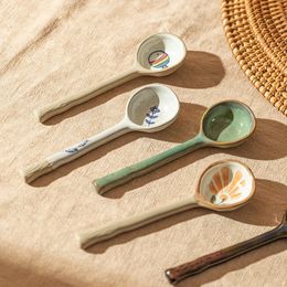 Cuillères à soupe en céramique japonaise cuillère longue poignée pour ramen nouilles à chaleur cuillère à café de cuisine ustensile 231213