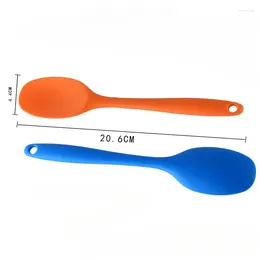 Cuillères petites poignées tout-en-un en silicone cuillère de soupe coquille