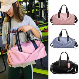 Bolsas deportivas Bolsa de fitness para mujeres Gimnasio Yoga Equipaje de viaje Bolso de entrenamiento Duffle Zapatos deportivos Maleta de bolsillo Hombro Bolsa de fin de semana al aire libre G230506