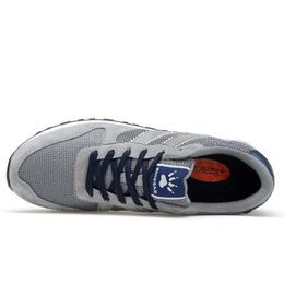 Deporte hombres mujeres entrenadores corriendo 2024 zapatos de malla de moda primavera y verano blanco balck gris zapato de viaje zapatillas de deporte fiess cod 215