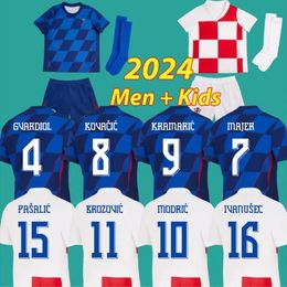 Sport Soccer Jersey pour les fans 2024 EUR0 Coupe 2025 Croatie National Team 24 25 Football Shirts Kids Kits Home White Away Blue Men Uniform Modric Kovacic Pasalic Perisic