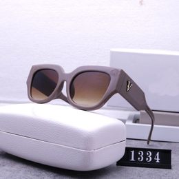 Lunettes de soleil de sport classiques lunettes de mode rétro pour hommes 2024 lunettes de soleil de créateur Noël accessoire de style avant-gardiste dame à la mode hg122 F4