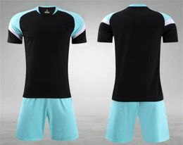 Deportes 2022 HOMBRES Conjuntos de camisetas de fútbol personalizadas Entrenamiento de malla para hombres Traje de fútbol logotipo personalizado más número Con pantalones cortos kingcaps cómodos para gimnasio Dropshipping aceptado