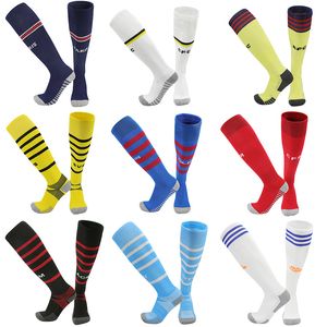 Sports 24 Club de football européen Styles enfants Chaussures de football adultes enfants Knee High Sports Long Stockage épaississent des chaussettes pour hommes de fans de fans de fans de fans