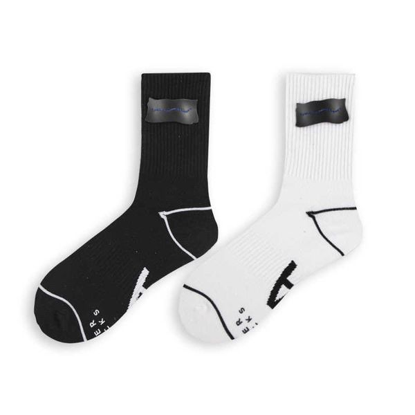 Sports, décontracté 21fwader marque de design coréen chaussettes tube moyen pour hommes et femmes vague cuir ponctuation broderie bas de sport marée