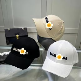 Nieuwe 2024 sportontwerpster hoed honkbal caps dames gat outdoor sunshade warmte brief borduurwerk 3D modieuze en hoogwaardige verstelbare duckbill cap