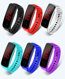 Sports numériques regarder les femmes pour hommes enfants enfants étudiants en silicone Fashion Wristwatch dames fitness LED Braclet bracelet Clock9353621