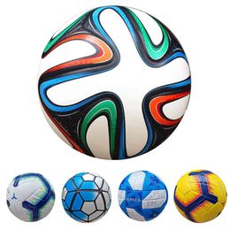 Sporthandschoenen Professionele voetbal van hoge kwaliteit Officiële MatchTraining Voetbal Balmaat 5 4 PU-materiaal Naadloze slijtvastheid 231128
