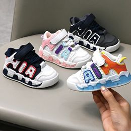Sports Enfant Enfants Soft Soft Soled Toddler Girls Baby Baspighable Net Sneakers Fashion Kids Chaussures pour garçons 240116