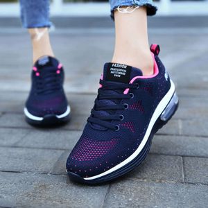 Sports grands nouveaux pour 2024 Spring Womens Taille Mesh Breathable Running Instagram Cushion Casual Chores 735 831