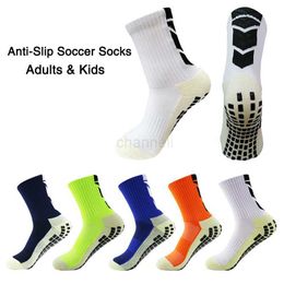 Calcetines deportivos 2022 calcetines deportivos calcetines de empuñadura de fútbol anti-deslizamiento en espesas calcetines de fútbol sin patín