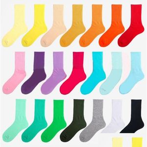 Sportsokken Colorf Heren Dames Modeontwerper Lange sokken met letters Vier seizoenen Hoge kwaliteit dames- en herenkousen Casual sok Dh912
