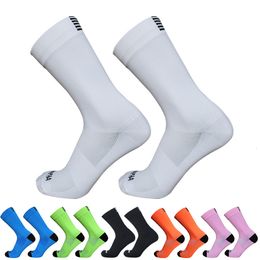 Sports Socks Cycling Men Women Outdoor Bicycle Mountain Bike Racing Road Running Calcetines Ciclismo Hombre 230811