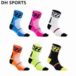 Chaussettes de sport DH Cycling Top Quality Brand professionnel Sport Bigycle Bicycle Sock Outdoor Racing 230801