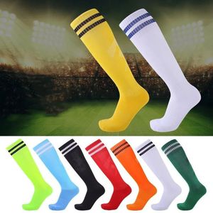 Chaussettes de sport Chaussettes de football de haute qualité hommes enfants garçons sport chaussettes longues serviette basket-ball médias de futbol cyclisme épaissir sox antidérapant 231024