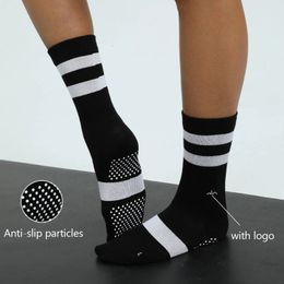 Chaussettes de sport Marque Lu avec chaussettes de yoga Silicone antidérapantes résistantes à l'usure Chaussettes de sport confortables Chaussettes de cyclisme Chaussettes de football 231124