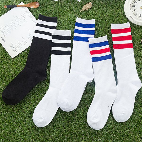 Chaussettes de sport MenWomen 3 Trois Bandes Coton Rétro Old School Hiphop Skate Long Court Meias Harajuku Blanc Noir Hiver Cool 230608