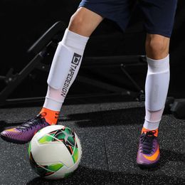 Chaussettes de sport Nouveau 2022 Hommes Anti-Slip Football Chaussettes Haute Qualité Doux Respirant Épaissi Sport Courir Cyclisme Randonnée Football Chaussettes P230511