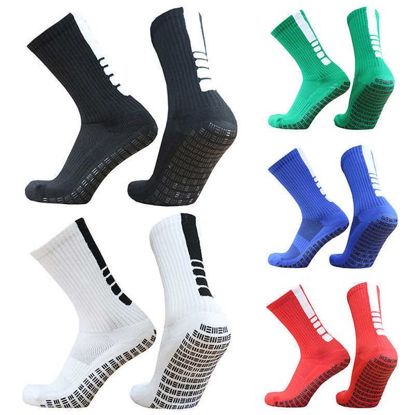 Chaussettes de sport New Thin Stripe Anti Slip Football Chaussettes Respirant Épaissie Ligne Dot Hommes Sport Grip Football Chaussettes J230517