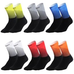 Chaussettes de sport pour hommes et femmes, équipe professionnelle, cyclisme, vélo respirant, tenue de ville, course