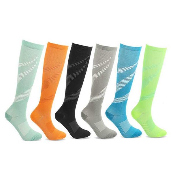 Calcetines deportivos Calcetines de compresión para correr Mujeres Hombres Medias hasta la rodilla Medias deportivas Carreras de granos Presión Compresión Calcetines largos de nylon Multicolor T221019