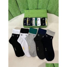 Calcetines deportivos al por mayor diseñador masculino femenino 100% algodón moda amikaki para hombre y para mujer ocio tobillo transpirable con entrega de gota ou dhwsd