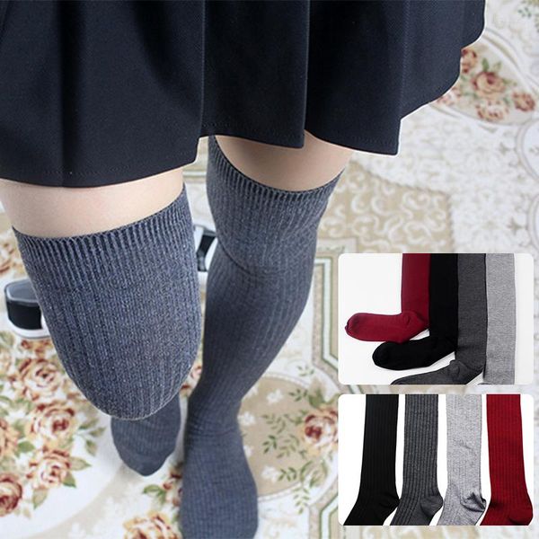 Chaussettes de sport bas aux genoux pour femmes tricotant une longue conception de côtes élastiques sur les jambes chaudes collants pour l'automne d'hiver B2Cshop