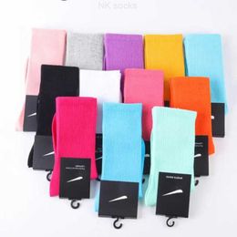 Chaussettes de sport femmes hommes drôle mignon école filles coton broderie coloré femme Sox marque concepteur rétro blanc ESM5