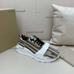 Sports Stripes Burberyity avec Designer Walking Men Light Rehaussement Running Casual Foam Sneaker Chaussures Toile Prix Baskets Lace Shoe Up Box Cuir Taille 39