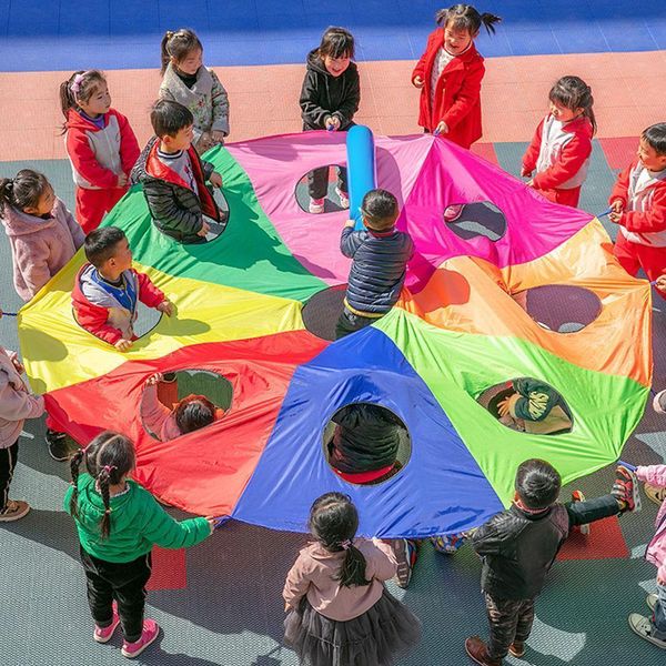 Juguetes deportivos 3/4M de diámetro Paracaídas para niños con agujeros Jardín de infantes Juego al aire libre Hit Mole Jump-Sack Juegos para niños Rainbow Umbrella Inflate Hammer 230625