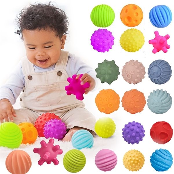 Jouets de sport Jouet pour bébé Balles sensorielles Set Texturé Toucher la main Saisir la balle de massage Développement des sens tactiles pour bébés 0 12 mois 230407