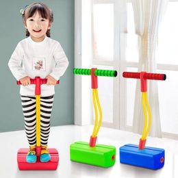 Sport Speelgoed Kinderen Sport Spelletjes Speelgoed Schuim Pogo Stick Jumper Indoor Outdoor Fun Fitness Apparatuur Verbeter Bounce Sensorische Speelgoed voor Jongen Meisje Gift 230625