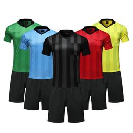 Sportkleding 2 STUKS Pak Mannen Voetbal Scheidsrechter Training Kleding Aangepaste Naam Nummer Mannelijke College Korte mouwen Droge Kleding Set 240228