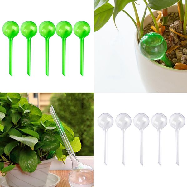 Pulvérisateurs 5pcs Distributeur automatique d'eau pour plantes Auto-arrosage Boule en plastique Intérieur Extérieur Fleurs Canettes Pot de fleurs Dispositif d'irrigation goutte à goutte 230721