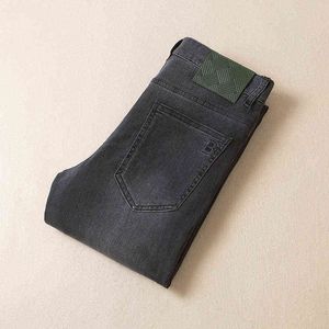 Primavera 2022 / Moda de verano Pantalones vaqueros grises oscuros Leggings ajustados para hombres Pantalones rectos pequeños versátiles