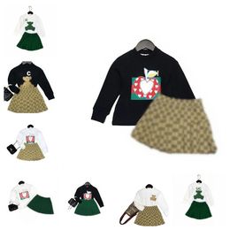 Lente en herfst designer set voor babymeisjes met lange mouwen, blouserok, tweedelig katoen, high-end briefsplitspak, maat 90-160 cm h04
