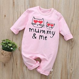 Lente en Herfst Baby Mummy Daddy Print Jumpsuit voor Unisex Casual Brief 210528