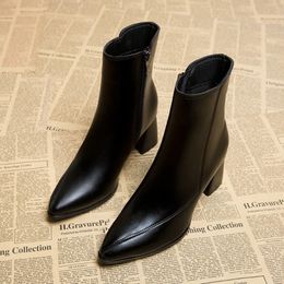 Printemps et automne Style britannique Bottes de femmes minces et minces