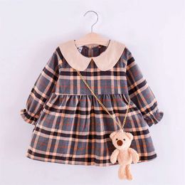 Leer- en herfst -meisjes voor lange mouwen 2 stuks/set Total Little Bear Pendant Academy Style Patroon Dip Neck Daily Dress L2405
