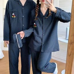 Printemps et automne à manches longues Couple pyjamas hommes femmes avec le même deux pièces Net rouge costume doux dessin animé Homewear 240201