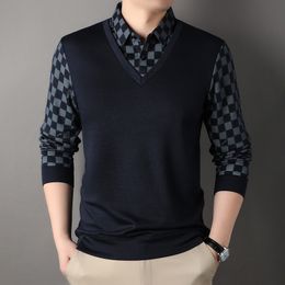 Lente en herfst heren trui met contrasterende geruite inzetstuk T-shirt met lange mouwen Nep tweedelig poloonderkant Mode-casual tops 231228