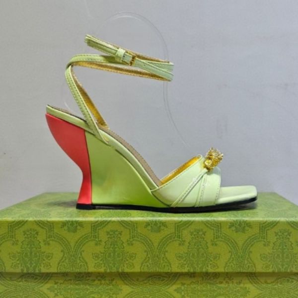 Plateforme de chaussures fraîches d'été de printemps et d'automne Talage haut de talons hauts de 5,5 cm Slope avec chaussures pour femmes Chaussures de service de mariage de qualité en cuir