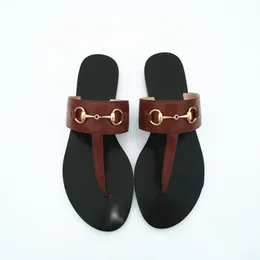 Primavera y verano, nuevo modelo, chanclas, zapatos Unisex para parejas, chanclas planas con hebilla Horsebit, zapatillas