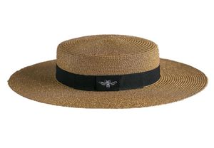 Printemps et d'été Nouveau chapeau de paille à tête plate tressée de printemps.