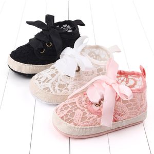 Lente en zomer nieuwe wandelschoenen 0-1 jaar oud meisje schoenen zachte zool holle ademende babyschoenen