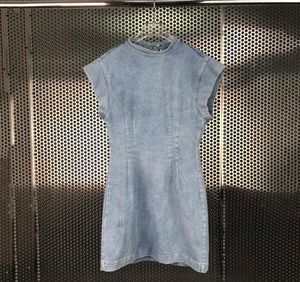 Lente en zomer niche mode designer jurk producten mouwloze schoudervullingen terug uitgehold uit slanke blauwe denimjurken vrouwen3758666