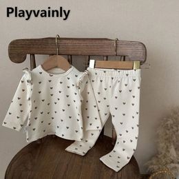 Lente Herfst Baby Meisje Pyjama Beige Liefde Hart Print Trui TopElastische Taille Broek geboren Homewear Nachtjapon E41531 240325