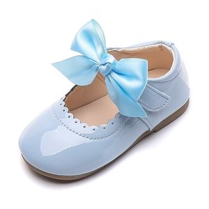 Lente herfst baby meisjes schoenen schattige boog patent lederen prinses effen kleur kinderen gilrs dansen eerste wandelaars SMG104 220211