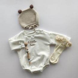 Lente Herfst geboren baby rompertjes Brief borduren sweatshirt romper Baby met lange mouwen Volledige losse body jumpsuits 231225